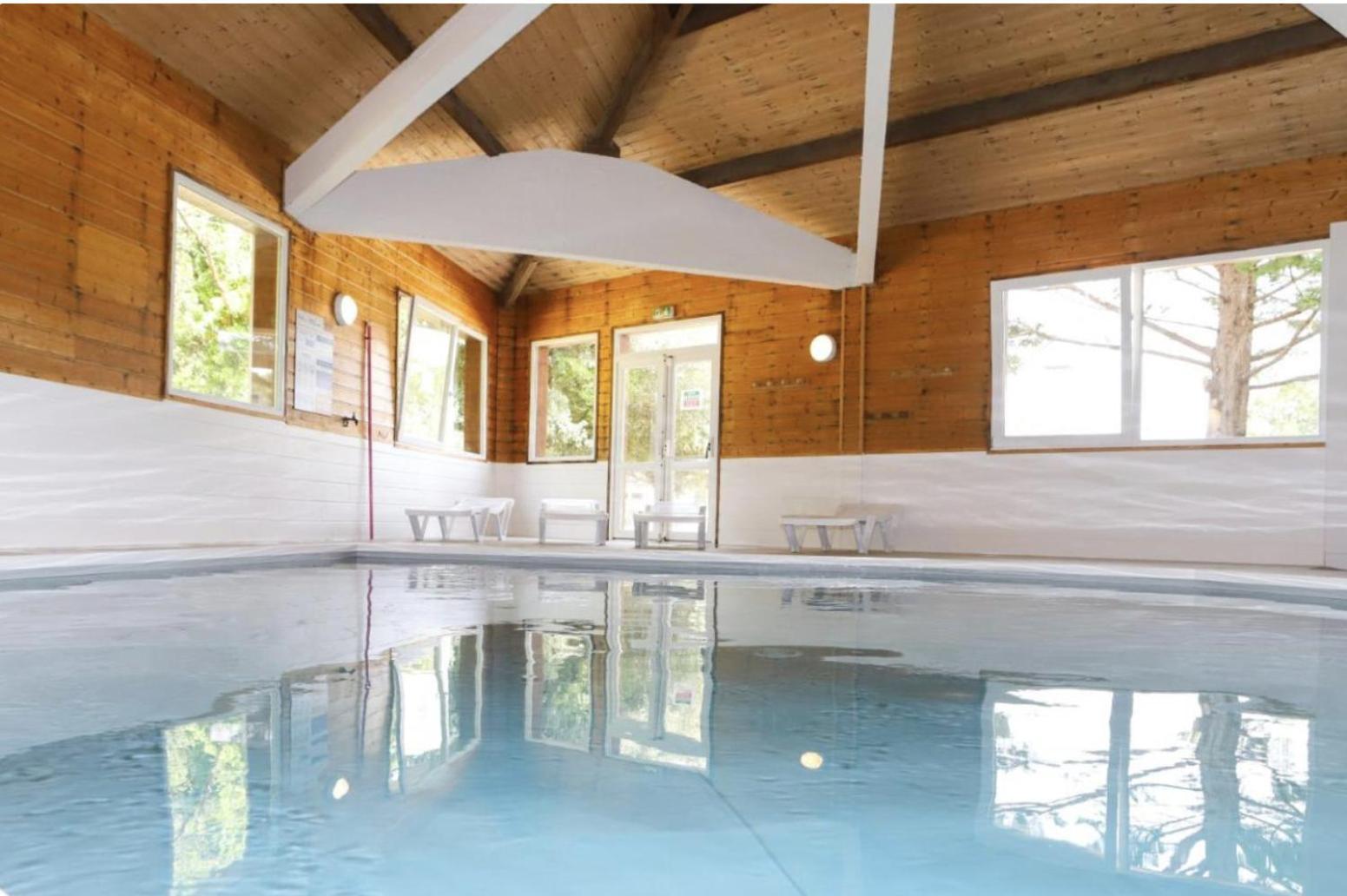 Maisonnette La Coti H5 Avec Piscine Interieure Chauffee, A 400 M De La Plage Et Menage De Fin Sejour Compris Сен-Жорж-д'Олерон Екстер'єр фото